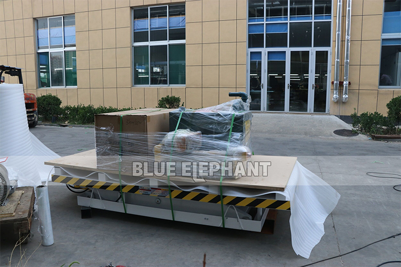 板式家具生產(chǎn)線(xiàn)發(fā)貨